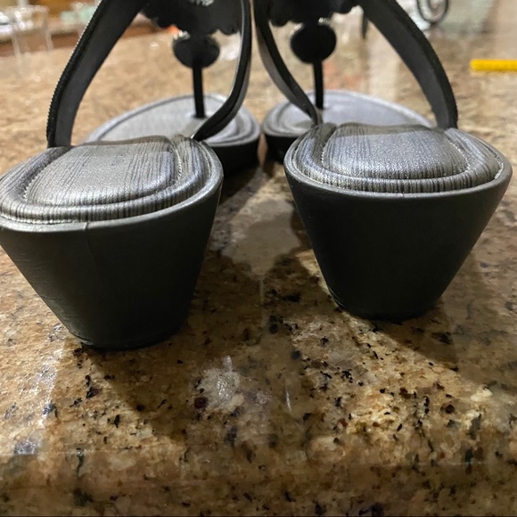 Beaded Sandals - Picture 3 of 3